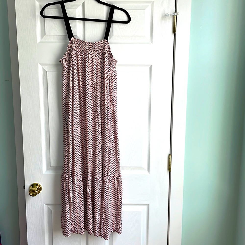 Ruffle-hemmed maxi/midi Dress